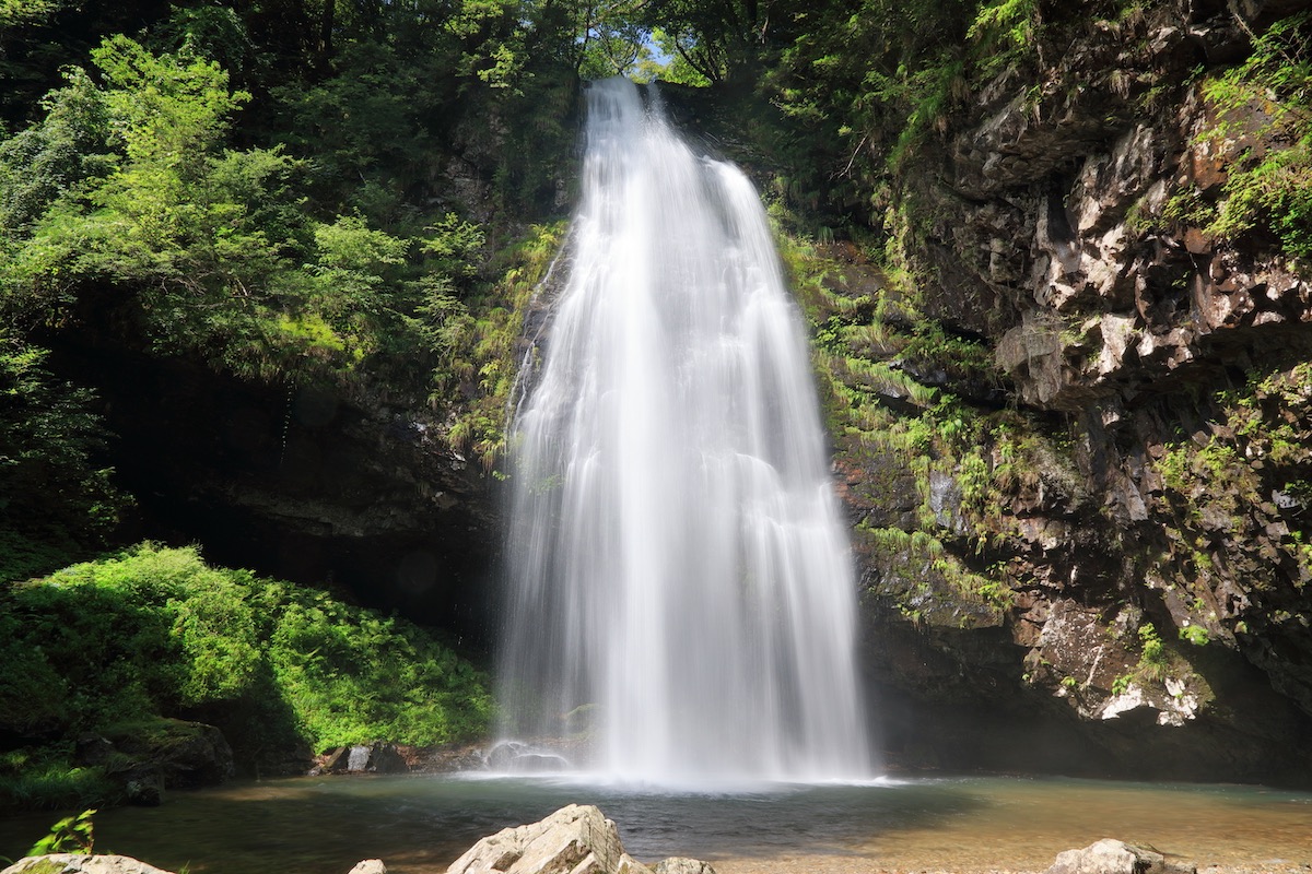 龙头瀑布（云南市挂合町）